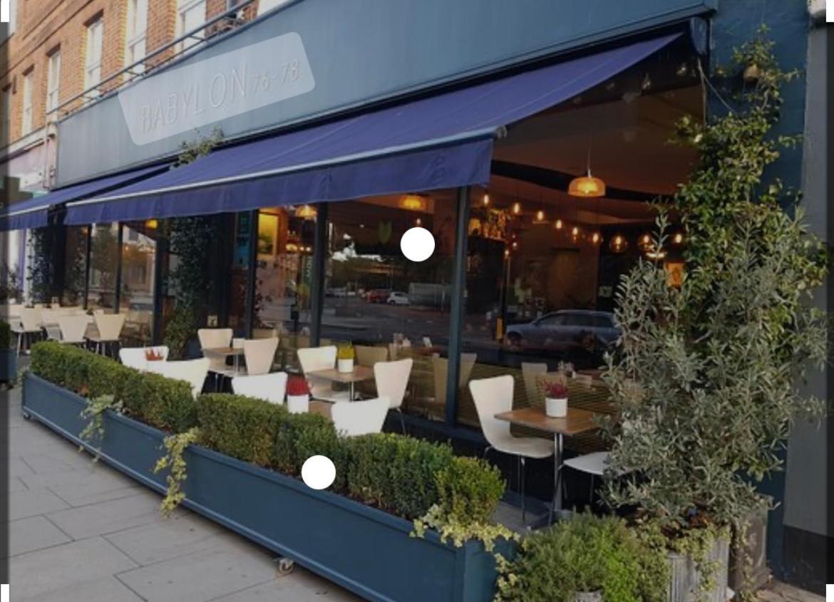Super Convenient For Central London - Large 2 Double Bed Apartment 30 Seconds Walk To Platform Train Station And 19 Mins To London Waterloo Eksteriør bilde