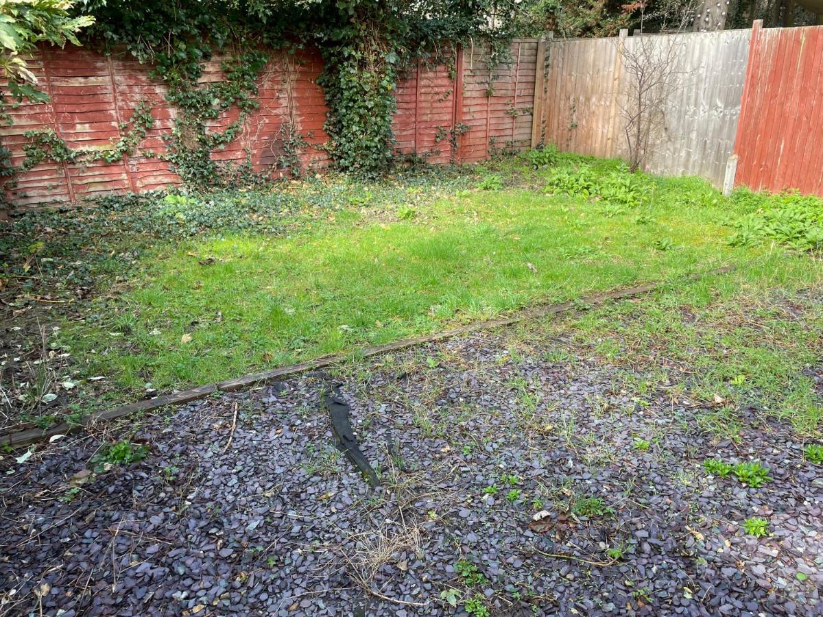 Super Convenient For Central London - Large 2 Double Bed Apartment 30 Seconds Walk To Platform Train Station And 19 Mins To London Waterloo Eksteriør bilde